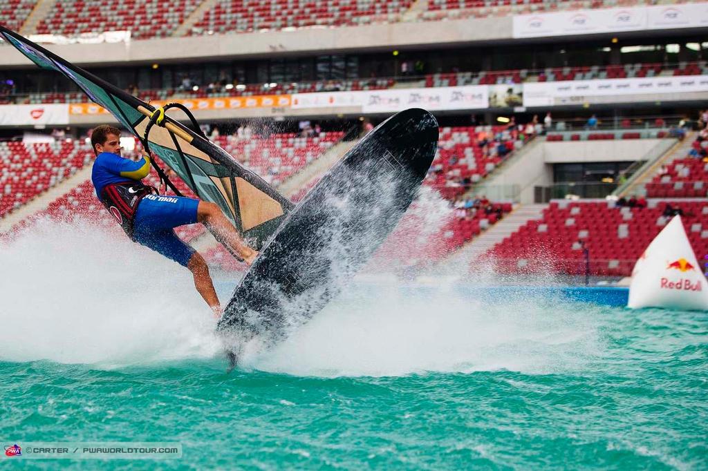 Ricardo slams on the brakes - 2014 Warsaw Indoor PWA World Cup ©  Carter/pwaworldtour.com http://www.pwaworldtour.com/